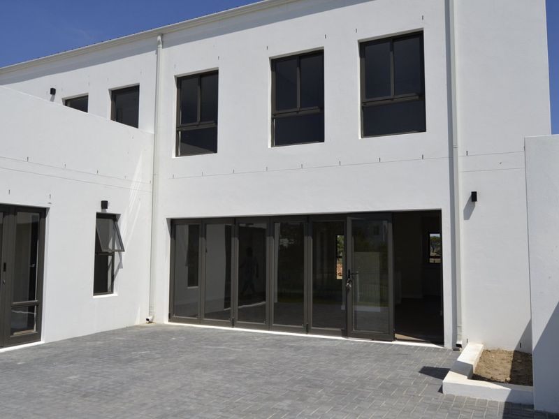 Live the Lifestyle in Croydon Gardens – Comfort Meets Class - Photo 3