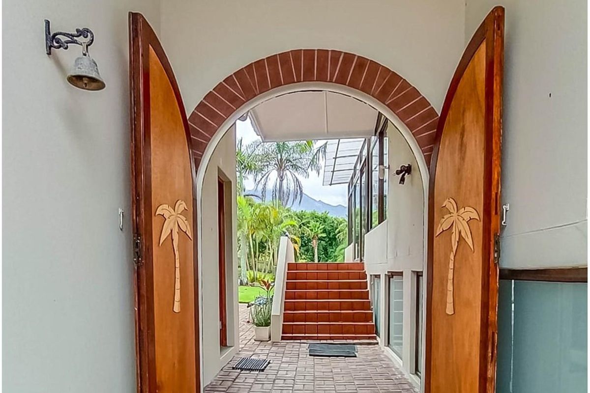 Spacious Lifestyle Property with Endless Potential - Photo 2