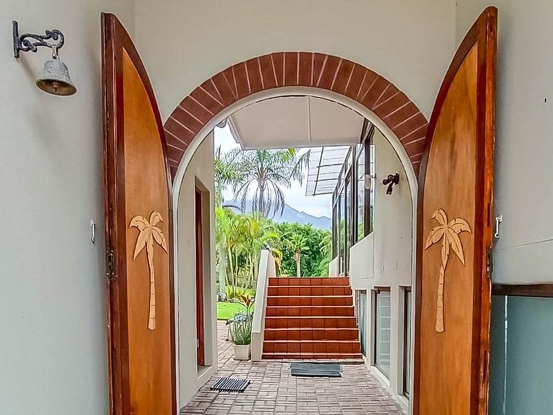 Spacious Lifestyle Property with Endless Potential - Photo 2