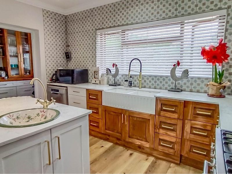 Spacious Lifestyle Property with Endless Potential - Photo 7