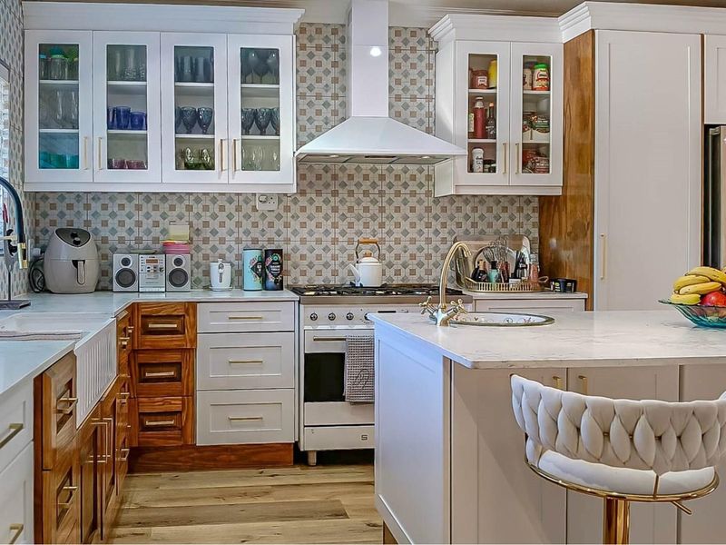 Spacious Lifestyle Property with Endless Potential - Photo 3