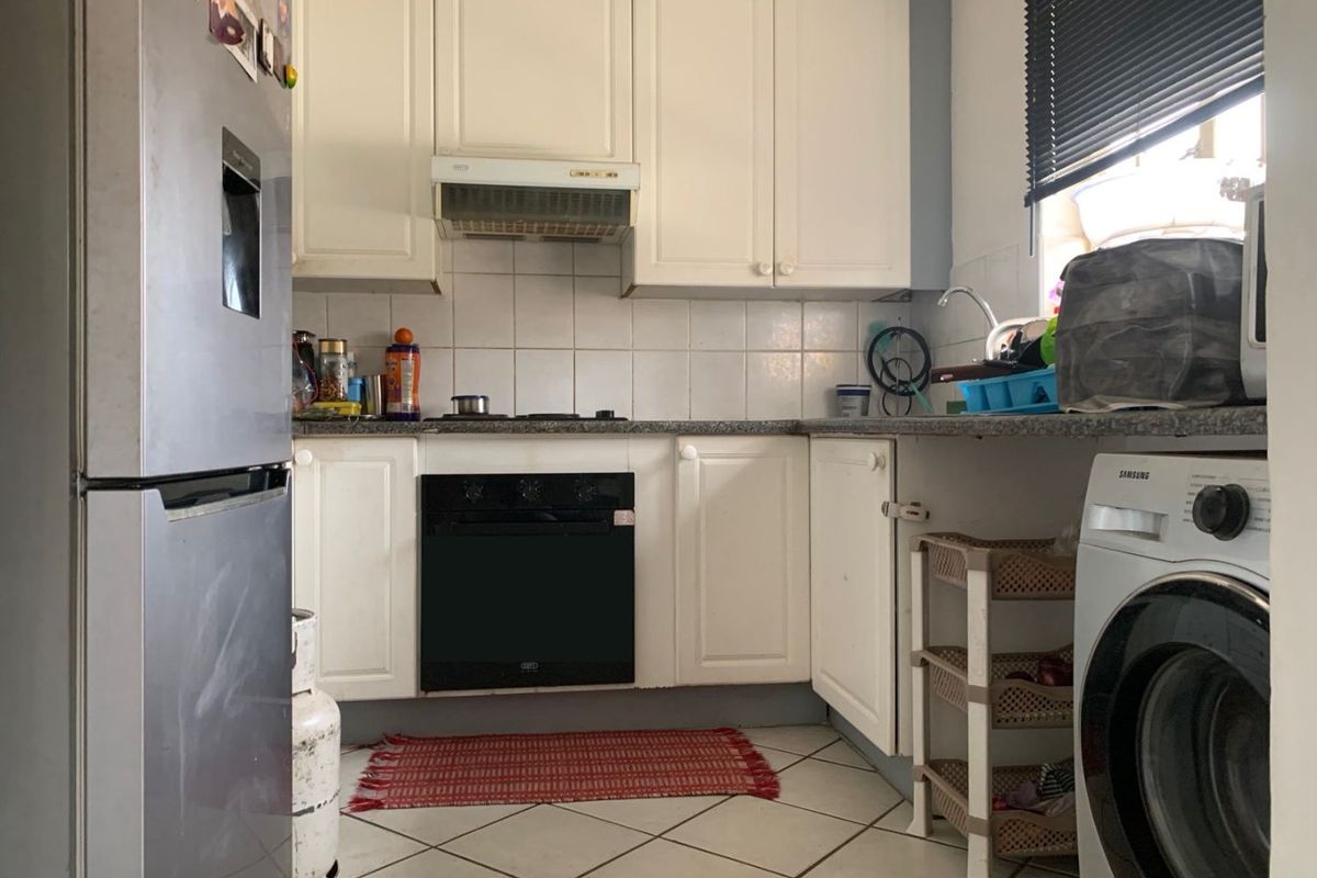 IMMACULATE 2-BEDROOM UNIT FOR SALE IN SECURE COMPLEX | CRYSTAL GARDENS, AMBERFIELD - Photo 2