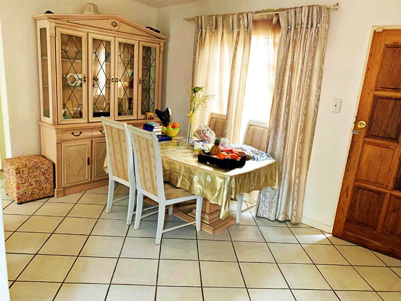 GROUND FLOOR 2-BEDROOM UNIT WITH PRIVATE GARDEN IN SOUGHT-AFTER CRYSTAL GARDENS, AMBERFIELD! - Photo 6