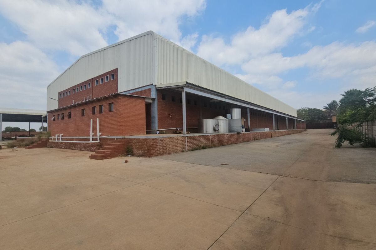 1200 m/2 Warehouse under roof Available for Rental in Andeon - Photo 2