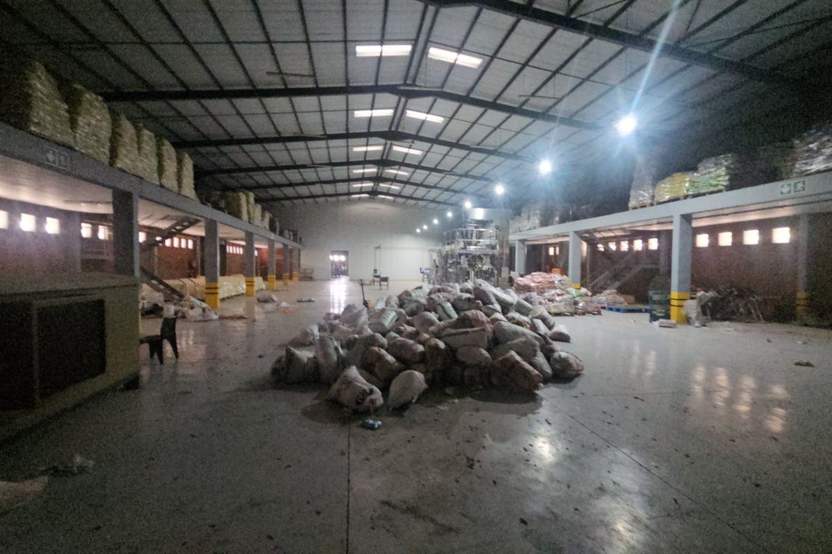 1200 m/2 Warehouse under roof Available for Rental in Andeon - Photo 4