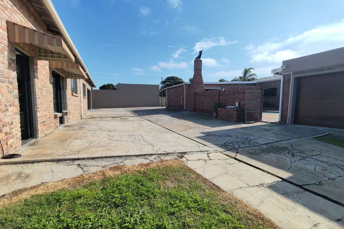 Versatile Commercial & Residential Property with Workshops, Offices, and Income Potential - Photo 3