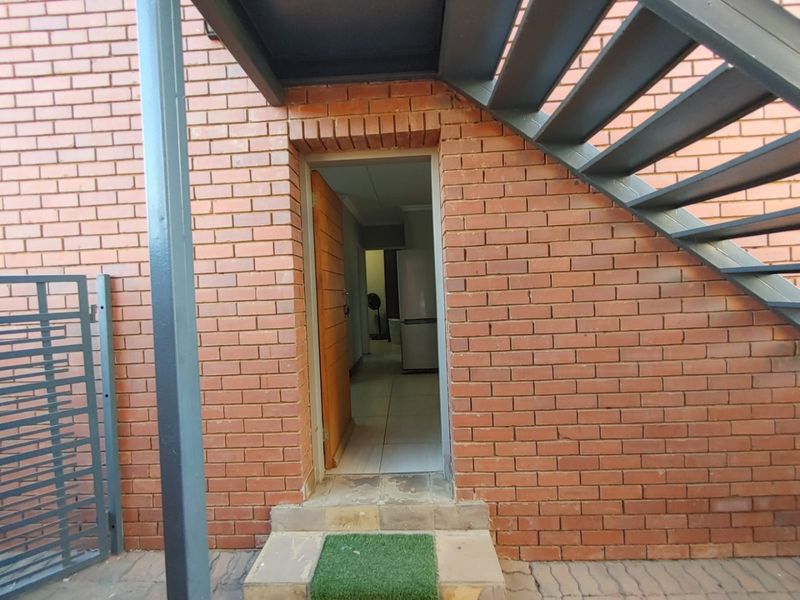Ground Floor 2-Bedroom Unit with Private Garden & Indoor Braai – Family-Friendly Living! - Photo 9
