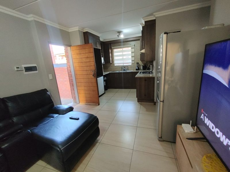Ground Floor 2-Bedroom Unit with Private Garden & Indoor Braai – Family-Friendly Living! - Photo 6