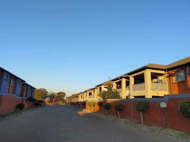 Ground Floor 2-Bedroom Unit with Private Garden & Indoor Braai – Family-Friendly Living! - Photo 7