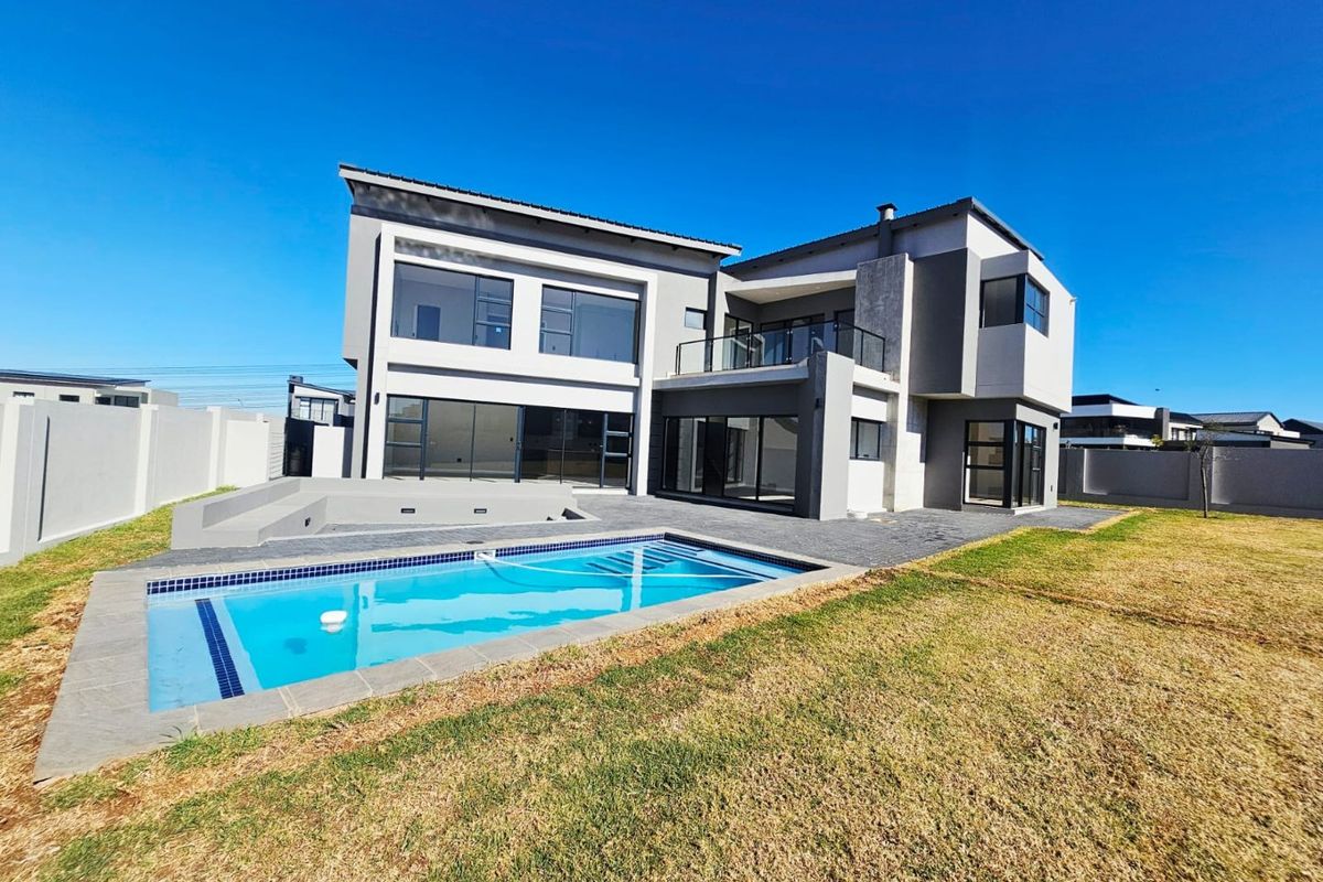 A Beautiful and Ultra Modern Brand new 4 Bedroom 4 Bathroom house for sale in Midstream Estate - Photo 4