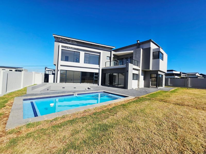A Beautiful and Ultra Modern Brand new 4 Bedroom 4 Bathroom house for sale in Midstream Estate - Photo 4