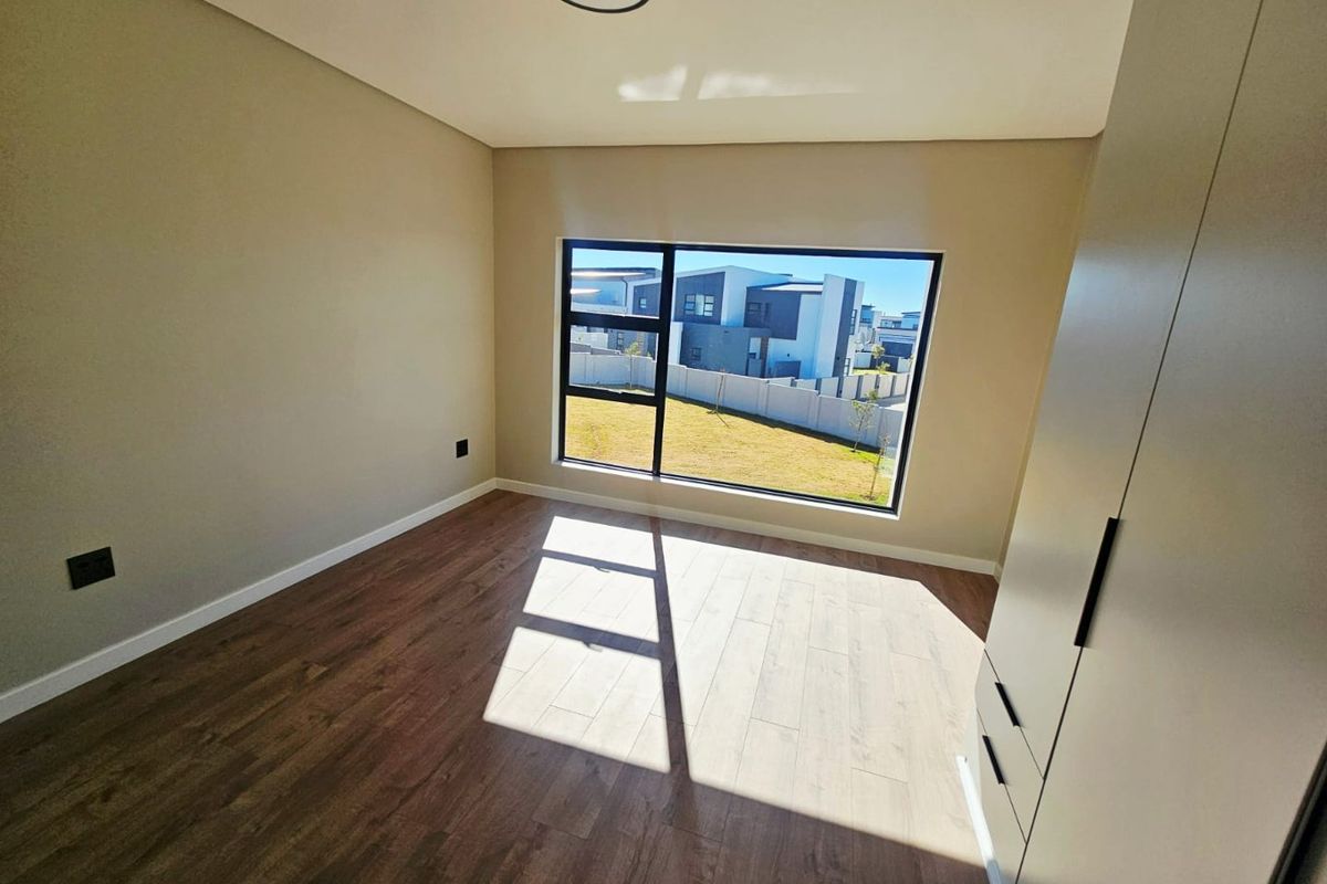 A Beautiful and Ultra Modern Brand new 4 Bedroom 4 Bathroom house for sale in Midstream Estate - Photo 5