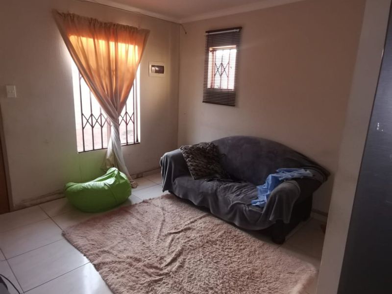 Charming 3-Bedroom Home – Glenway Estate, Rayton - Photo 5