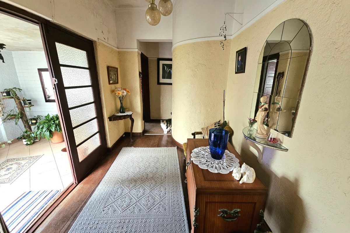 Four bedroom family home - Photo 5