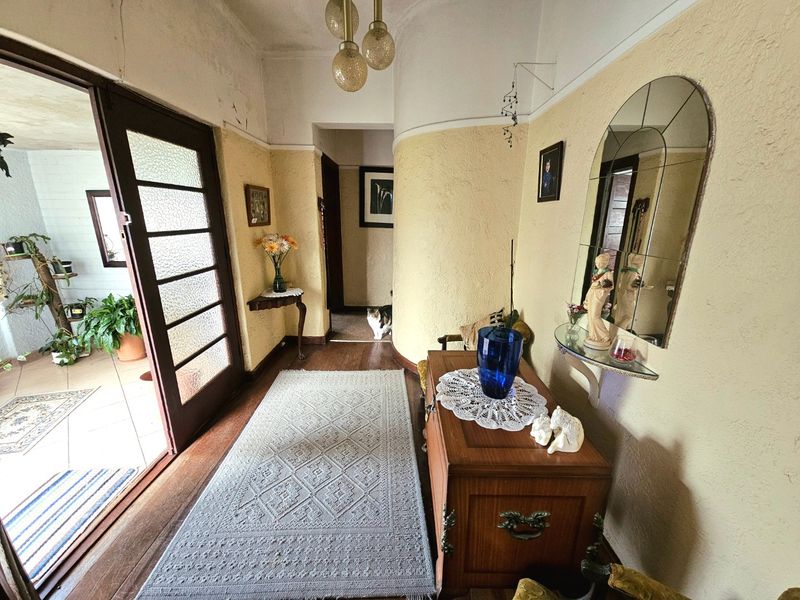 Four bedroom family home - Photo 5