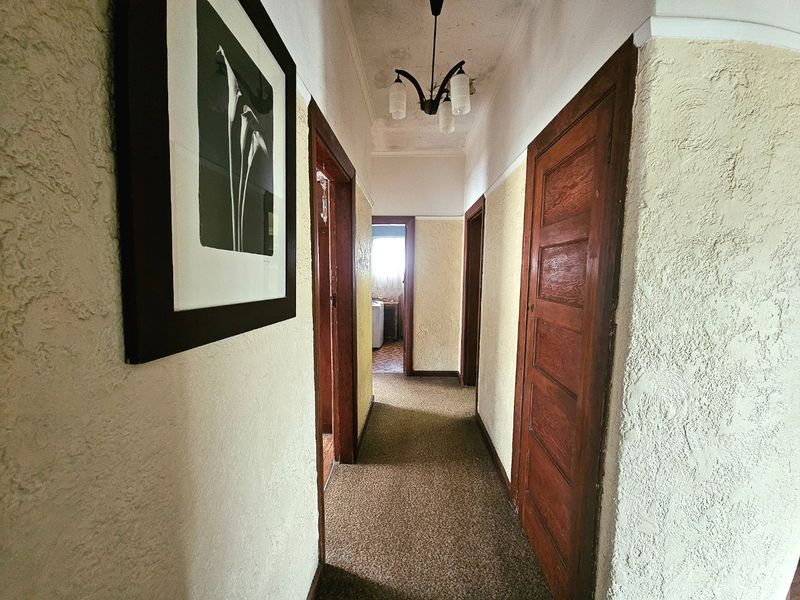 Four bedroom family home - Photo 7