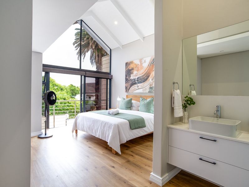 Fully Furnished Modern 3 Bedroom Townhouse in the Heart of Wilderness – A Rare Coastal Gem. - Photo 10