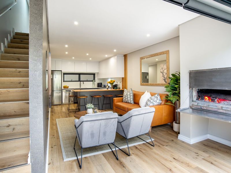 Fully Furnished Modern 3 Bedroom Townhouse in the Heart of Wilderness – A Rare Coastal Gem. - Photo 3