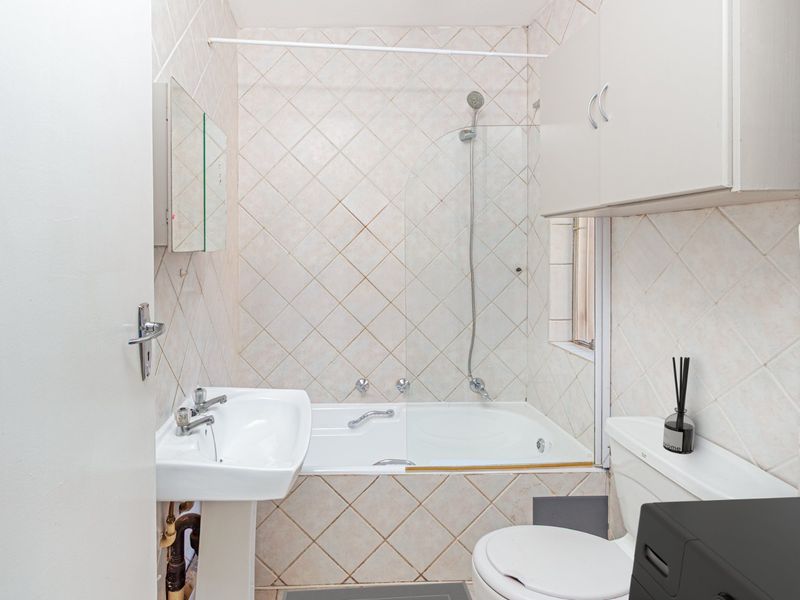 Sunny 2 Bedroom apartment - Photo 10