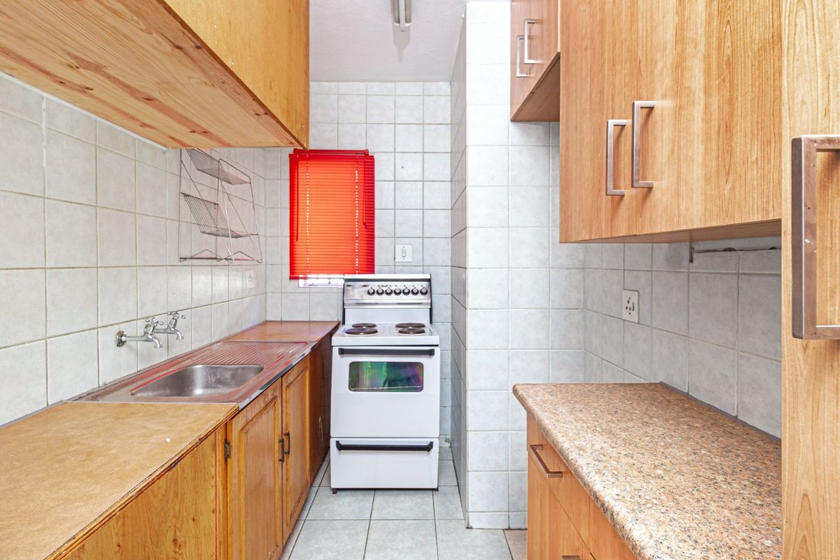 Sunny 2 Bedroom apartment - Photo 3