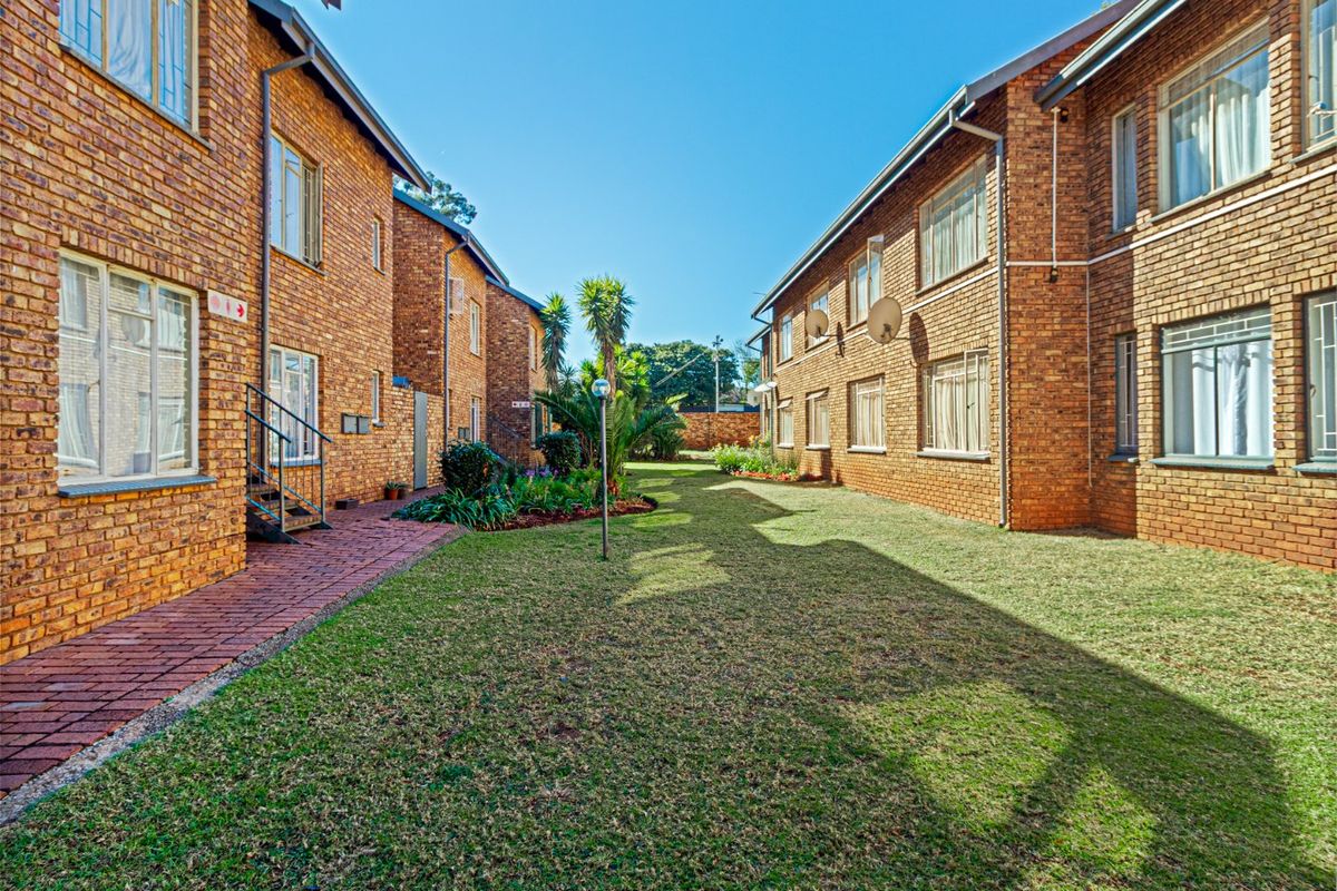 Sunny 2 Bedroom apartment - Photo 2