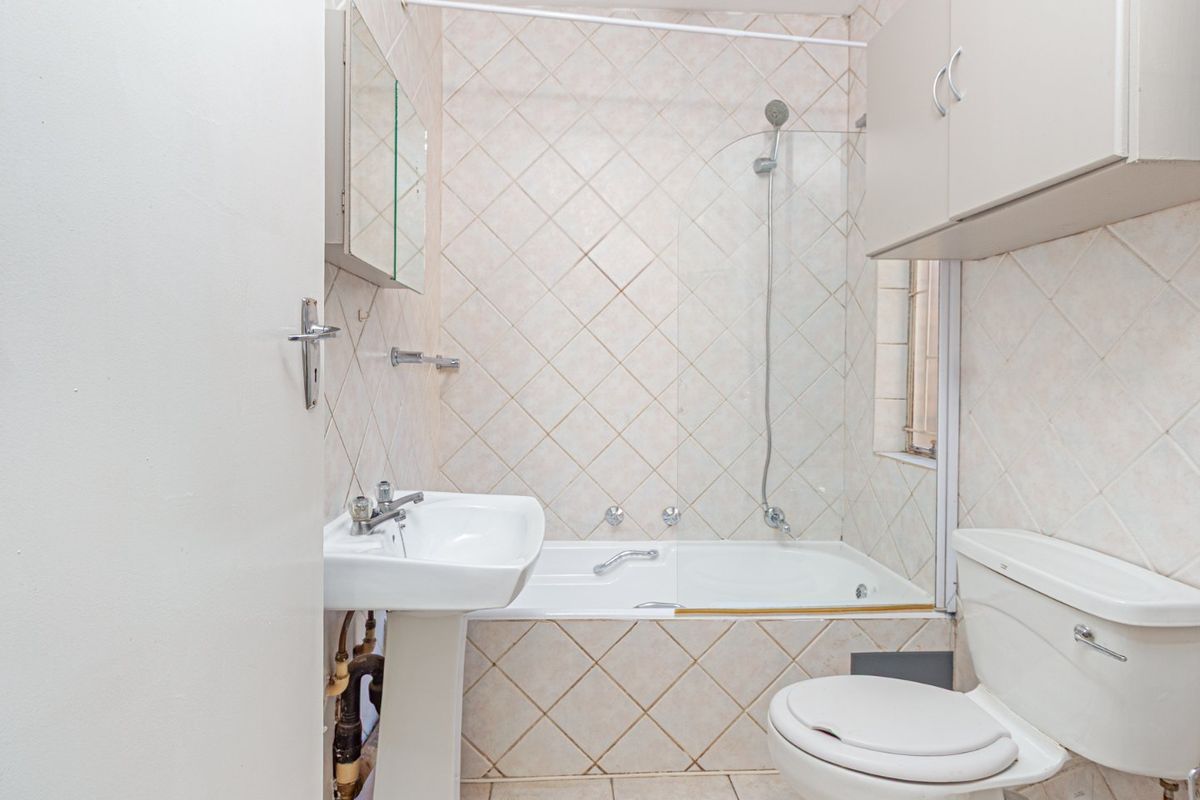 Sunny 2 Bedroom apartment - Photo 4