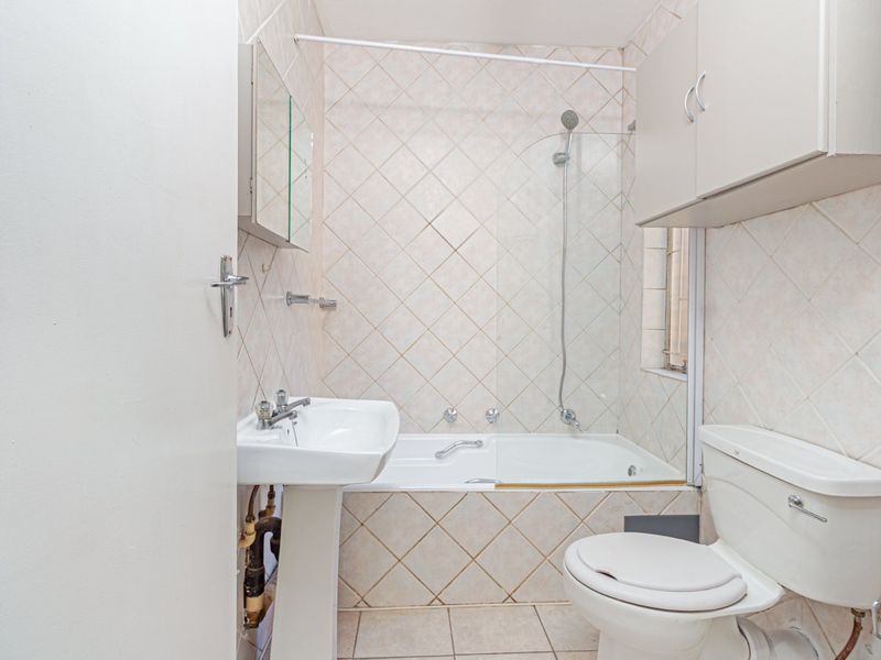 Sunny 2 Bedroom apartment - Photo 4