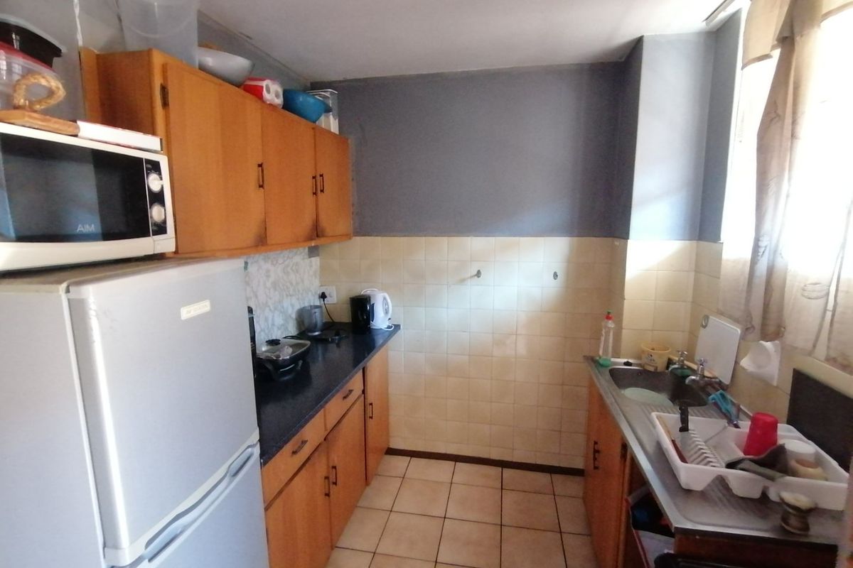 Beautiful 2-Bedroom Flat for Sale  - Photo 3