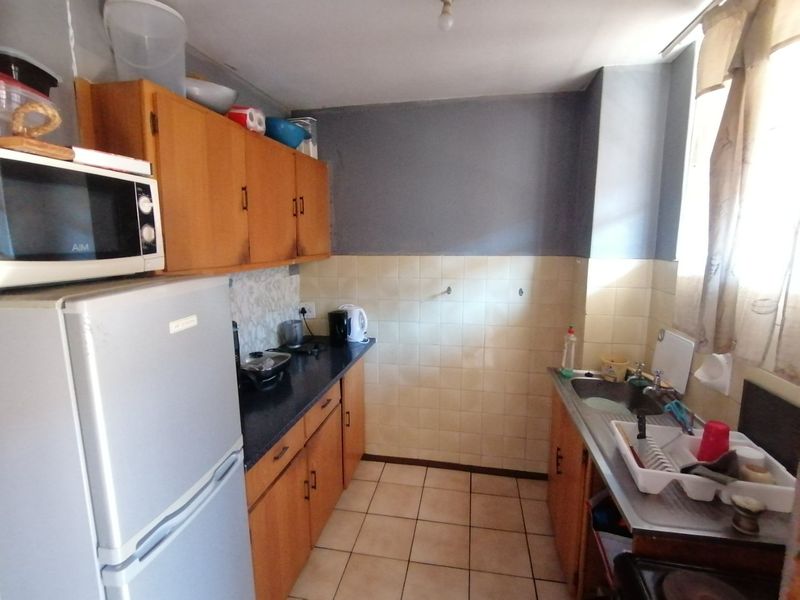 Beautiful 2-Bedroom Flat for Sale  - Photo 3