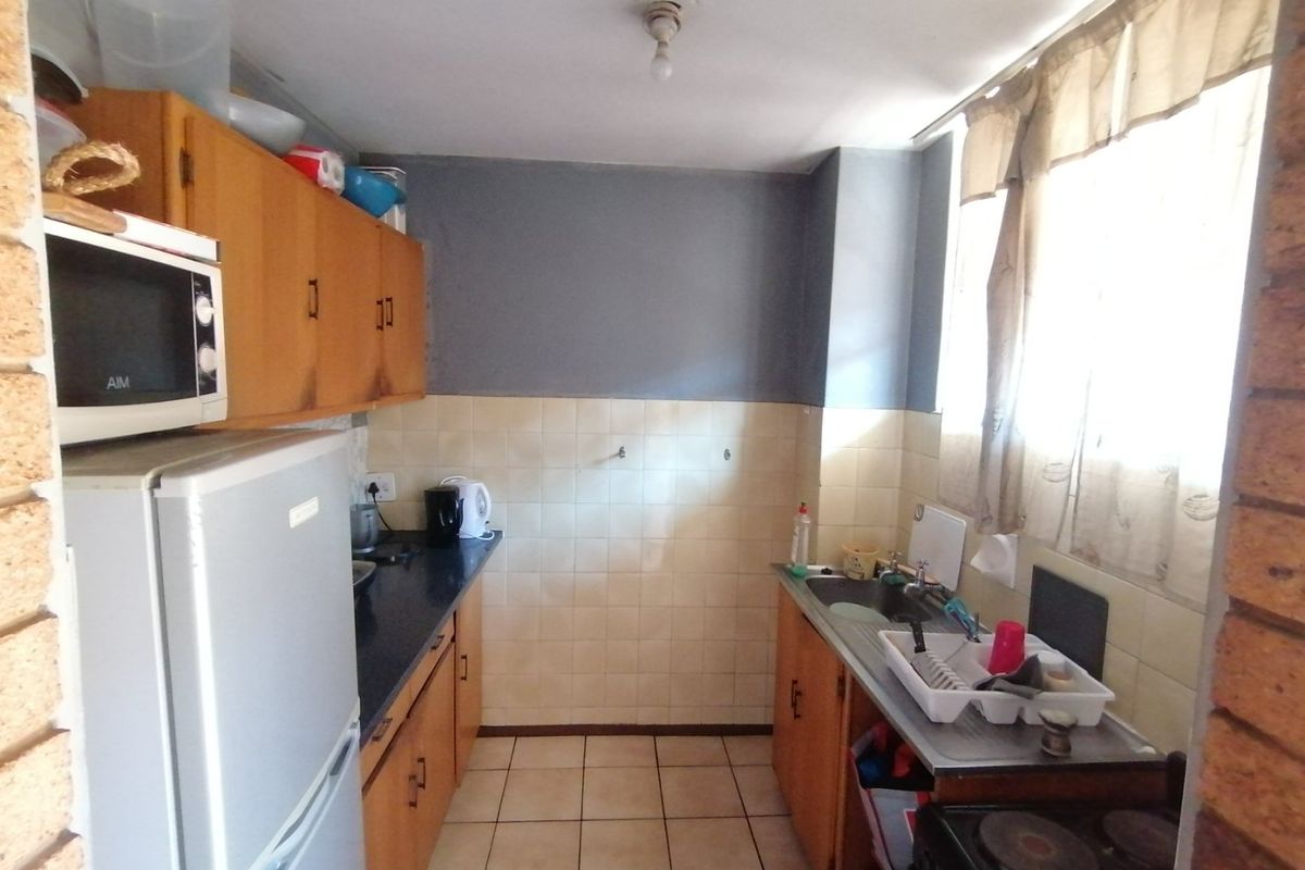 Beautiful 2-Bedroom Flat for Sale  - Photo 4