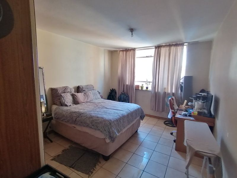 Beautiful 2-Bedroom Flat for Sale  - Photo 8