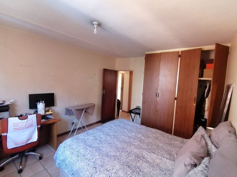 Beautiful 2-Bedroom Flat for Sale  - Photo 7