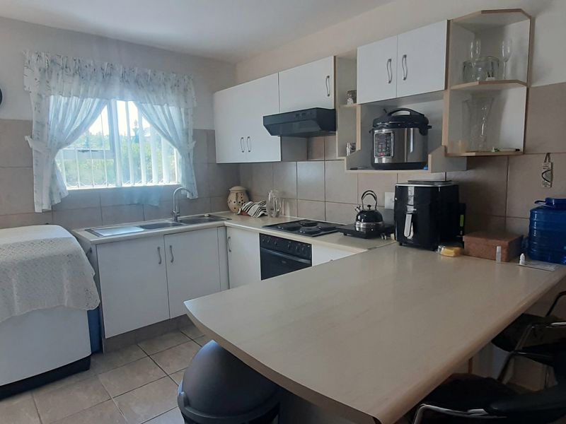 Secure Living in Eden Park | Spacious Apartment | Minutes from Hartenbos Beach - Photo 3