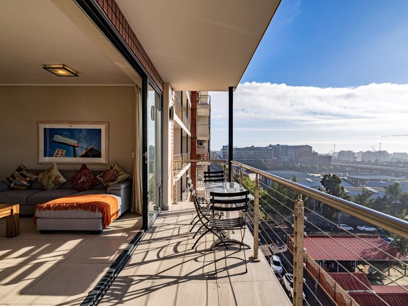 Stylish apartment with fantastic Airbnb Potential in The Rockwell. (Plus storeroom!)  - Photo 3