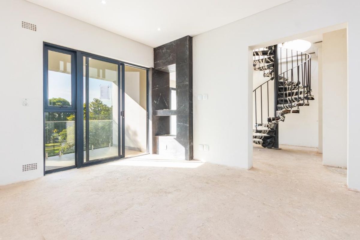 Magnificent Penthouse in Bryanston with Fantastic Views - No transfer duty! - Photo 3