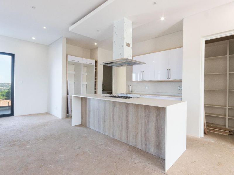 Magnificent Penthouse in Bryanston with Fantastic Views - No transfer duty! - Photo 5