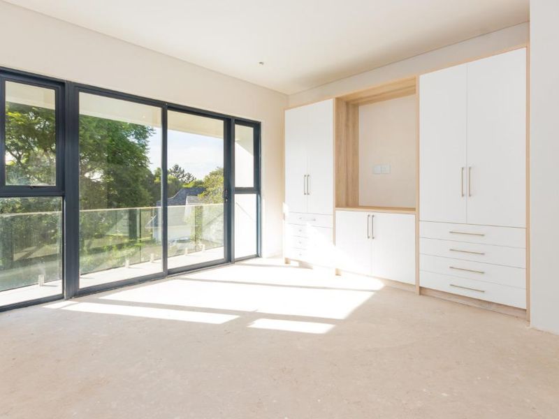 Magnificent Penthouse in Bryanston with Fantastic Views - No transfer duty! - Photo 7