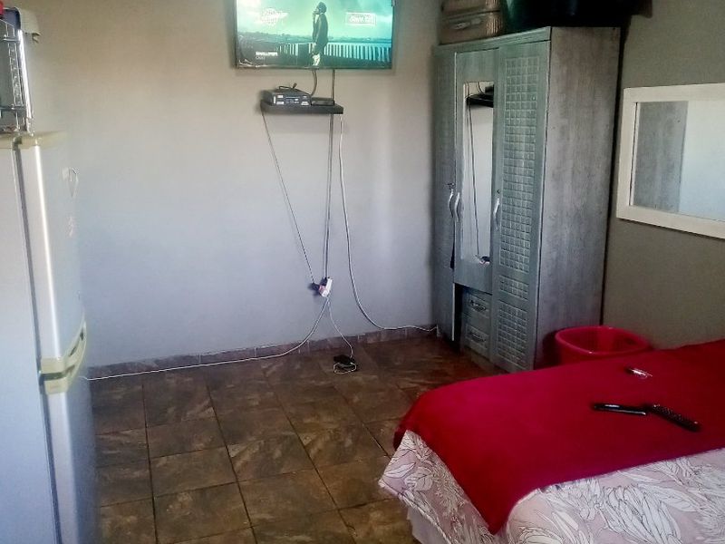 Income-Generating Property with 8 Tenanted Flatlets – Wallacedene, Kraaifontein - Photo 10
