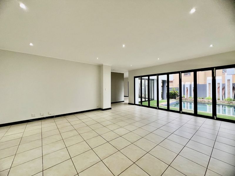 Renovated 4-Bedroom Home in Silverlakes Golf Estate - Photo 5