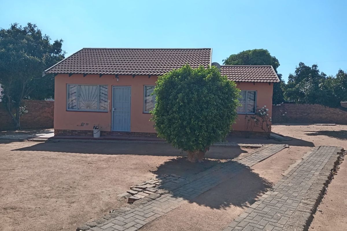 2 bedroom stand alone house in Soshanguve GG - Photo 2