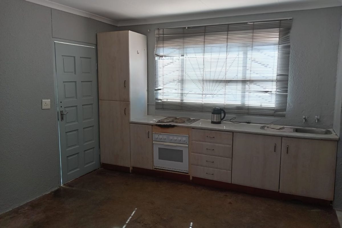 2 bedroom stand alone house in Soshanguve GG - Photo 5