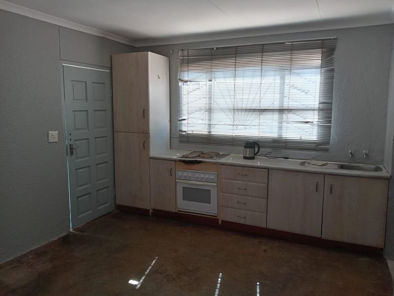 2 bedroom stand alone house in Soshanguve GG - Photo 5