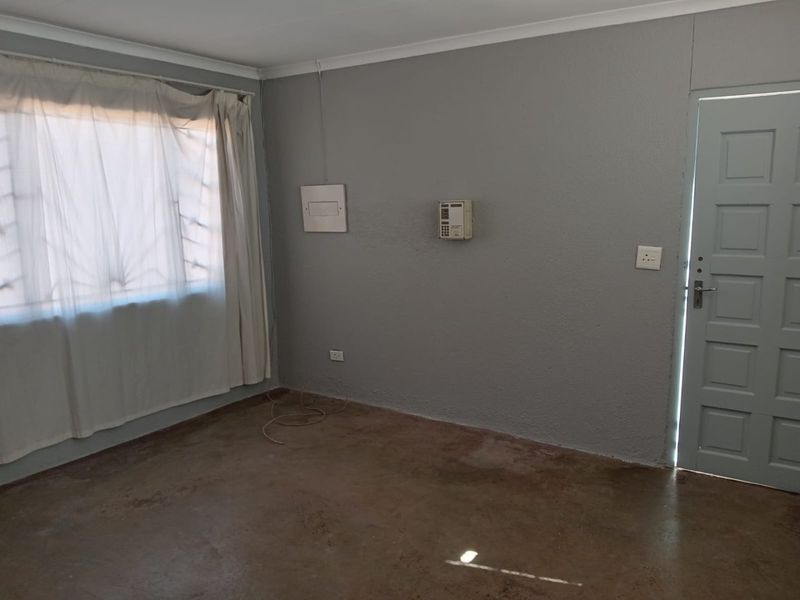 2 bedroom stand alone house in Soshanguve GG - Photo 6