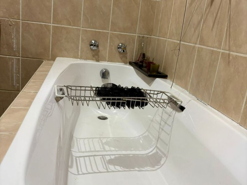 5 Bedroom House for Sale in Lyttleton Manor  - Photo 10