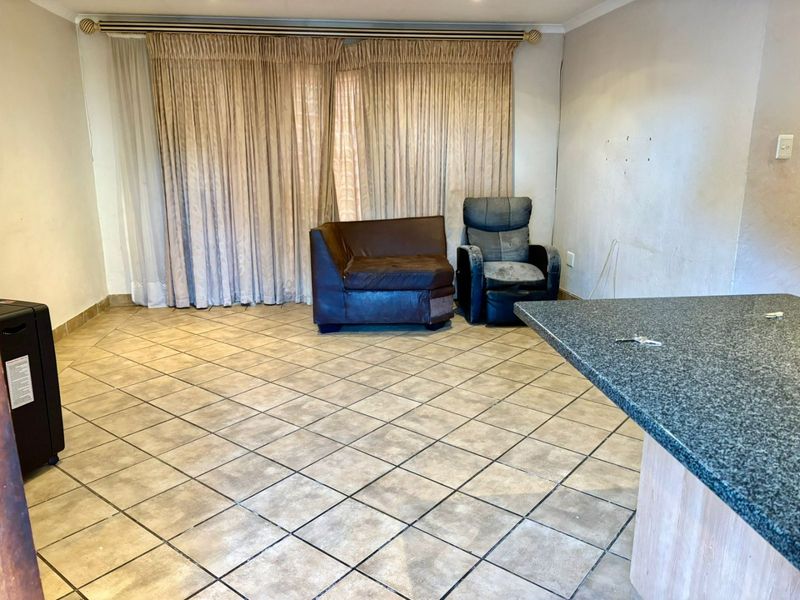 5 Bedroom House for Sale in Lyttleton Manor  - Photo 6