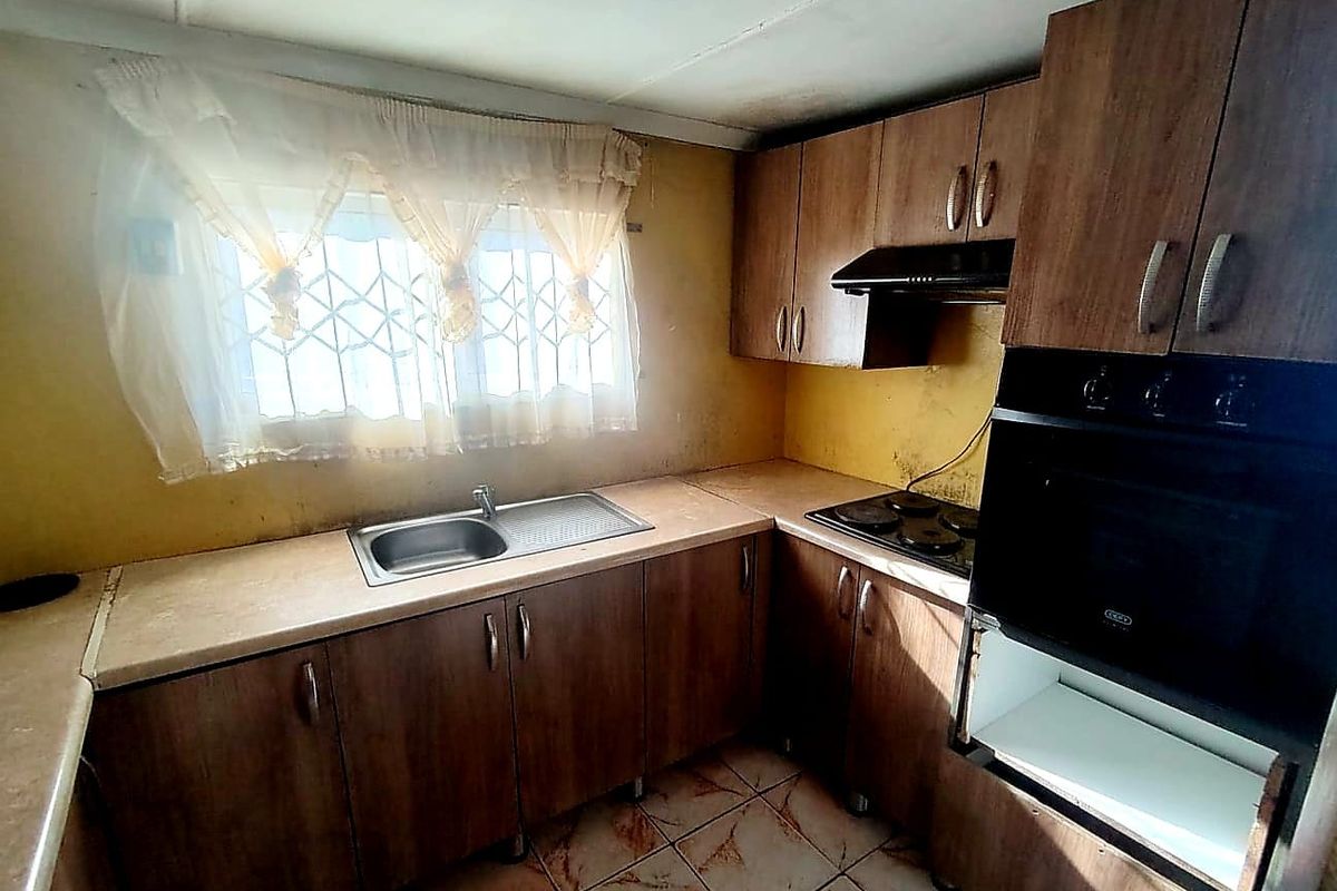 2 Bedroom House for Sale in Mdantsane - Photo 3