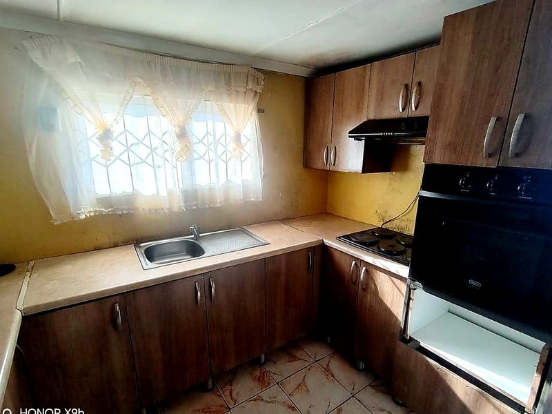 2 Bedroom House for Sale in Mdantsane - Photo 3