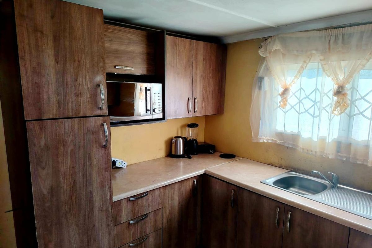 2 Bedroom House for Sale in Mdantsane - Photo 4