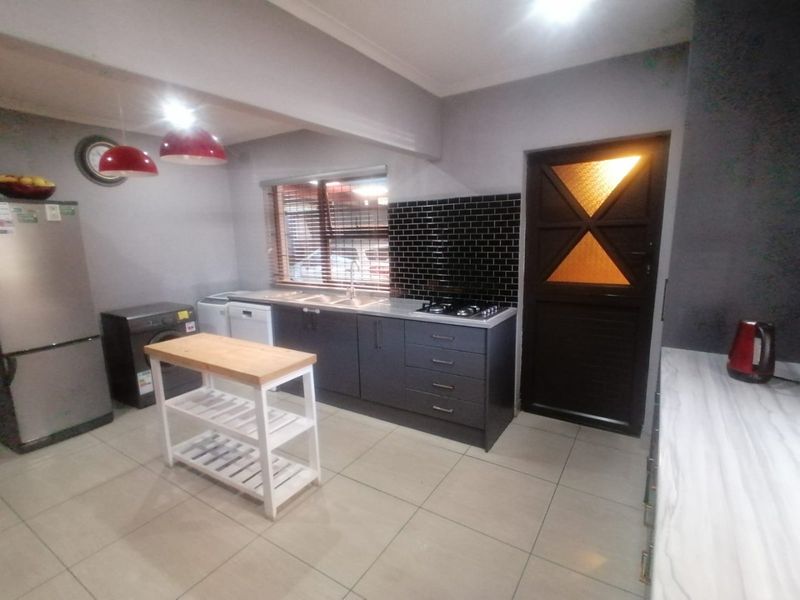 Wow!!! What an amazing Home, you have to view this one!!!!!!!!!!!!111 - Photo 5