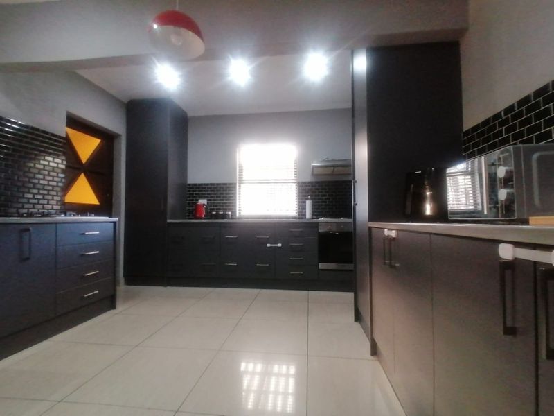 Wow!!! What an amazing Home, you have to view this one!!!!!!!!!!!!111 - Photo 3